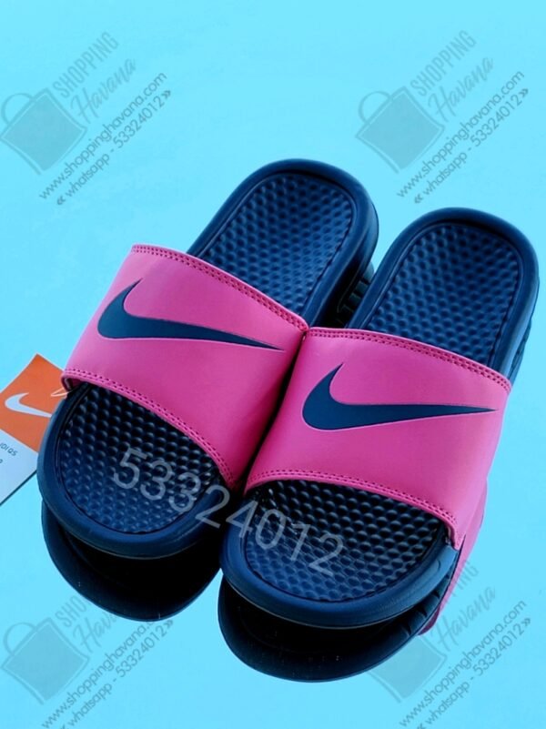 Chancletas Nike correa en rosada logo negro