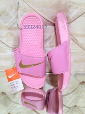 CHANCLETA NIKE BENASSI ROSA CLARO