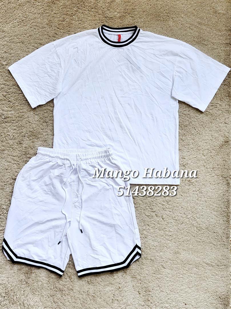 Conjunto de Short y Pullover Blanco con Lineas Negras