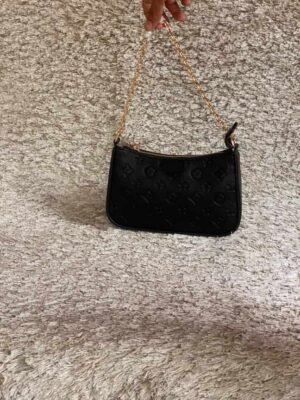 CARTERA NEGRA SENCILLA PEQUEÑA CNLV024