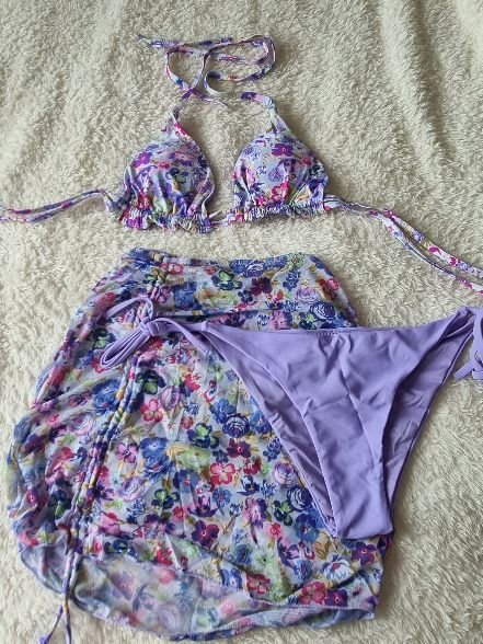 CONJUNTO MORADO FLORECITAS