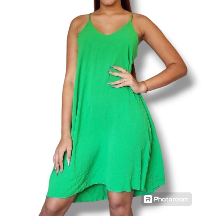 VESTIDO VERDE SENCILLO