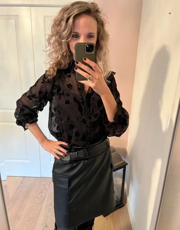 BLUSA TRANSPARENTE NEGRA BLNGT