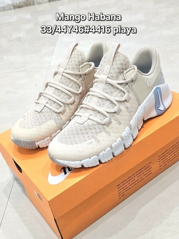TENIS BEIGE NIKE TNBE2