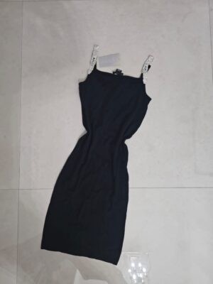 VESTIDO NEGRO CON TIRANTES DE PEDRERÍA VTD3