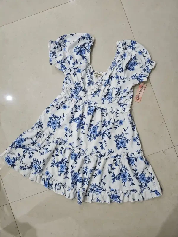 VESTIDO BLANCO CON FLORES AZULES VTD41