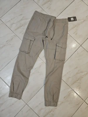 JOGGER BEIGE JGG3