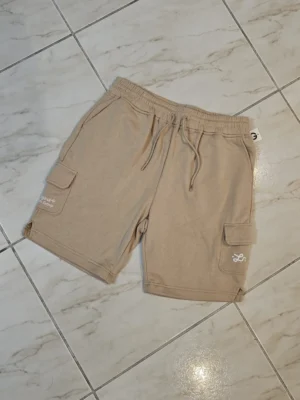 SHORT BEIGE SHT19