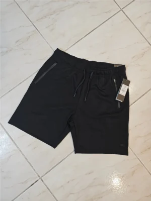 SHORT NEGRO SHT21