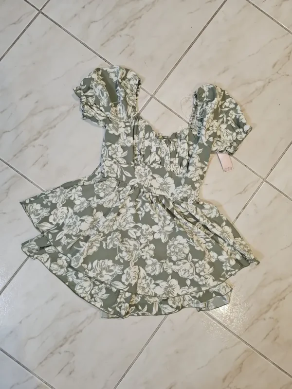 VESTIDO GRIS DE FLORES VTD110