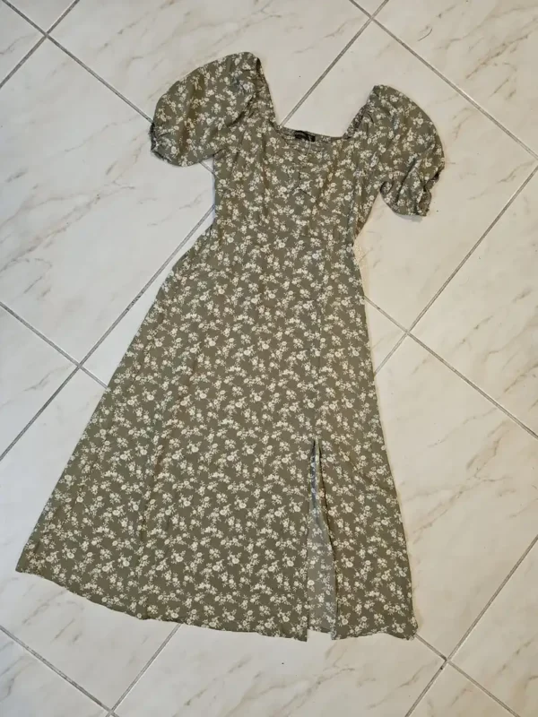 VESTIDO MARRON DE FLORES VTD116