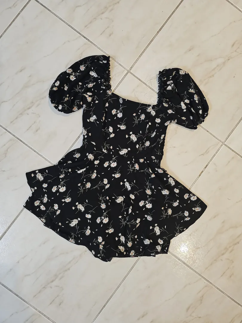 VESTIDO NEGRO DE FLORES VTD88