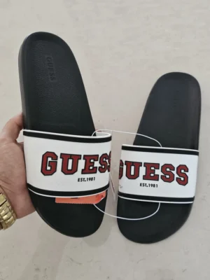 CHANCLETAS NEGRAS GUESS CHT16