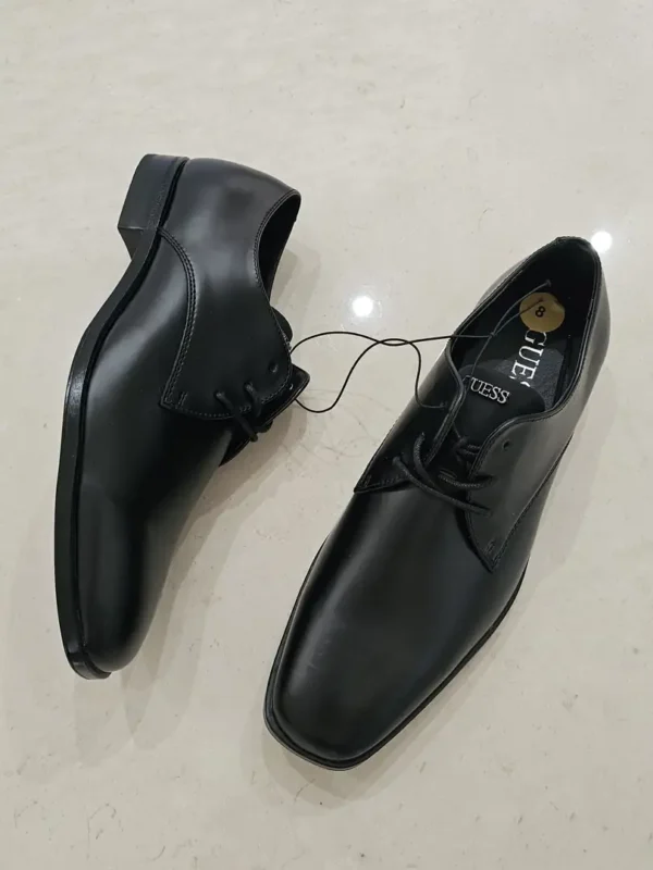 ZAPATOS NEGROS GUESS ZPT49