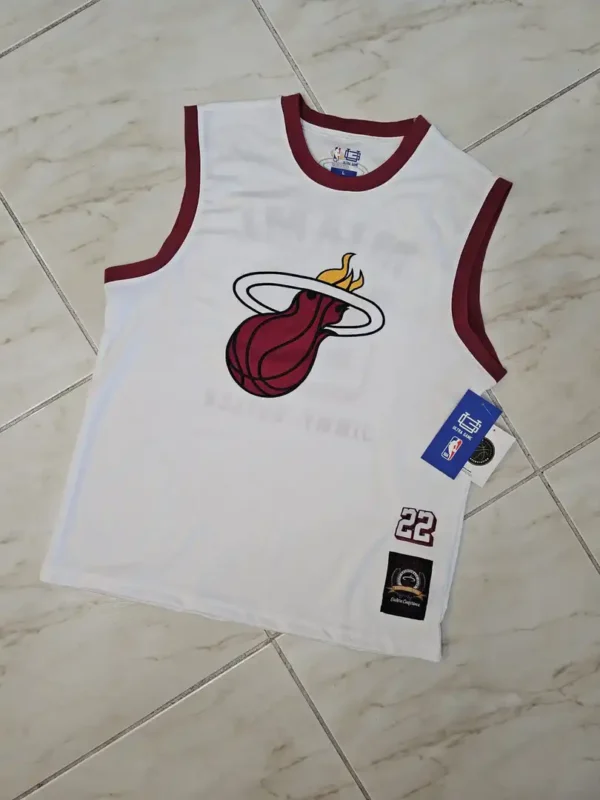 CAMISETA BLANCA CMST18