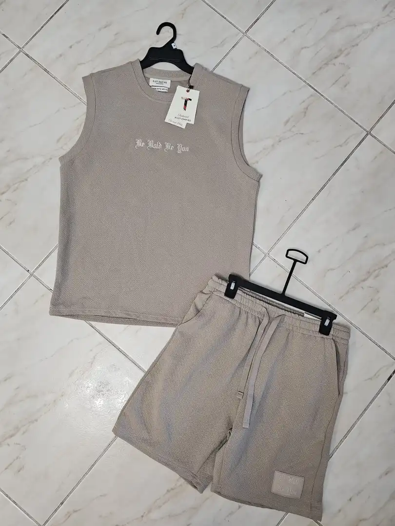 CONJUNTO GRIS DE HOMBRE CJT6