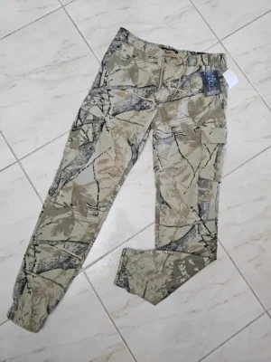 MONO ESTAMPADO DE HOMBRE MN18