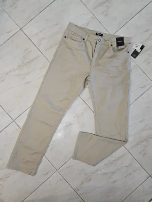 PANTALÓN BEIGE DE HOMBRE PTN59