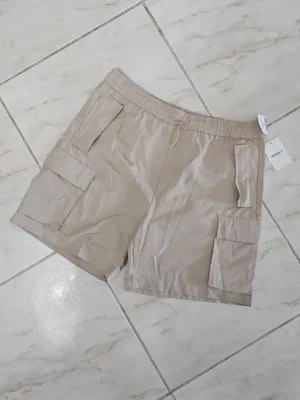 SHORT BEIGE DE HOMBRE SHT65