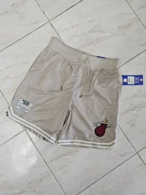 SHORT BEIGE DE HOMBRE SHT84