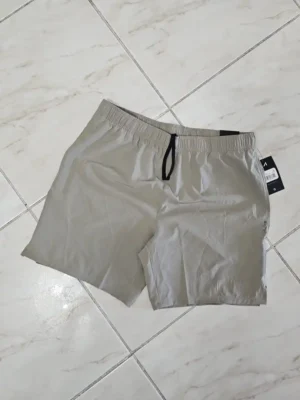 SHORT BEIGE DE HOMBRE SHT96