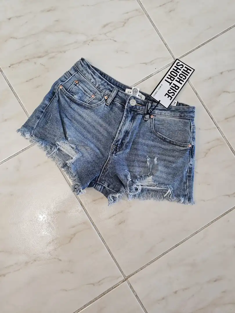 SHORT DE MEZCLILLA DE MUJER SHT103