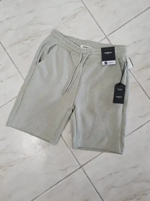 SHORT GRIS DE HOMBRE SHT82
