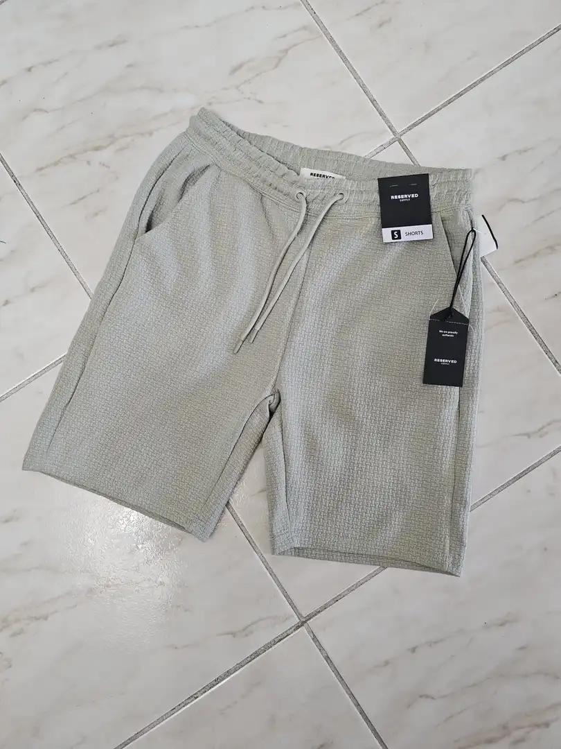 SHORT GRIS DE HOMBRE SHT82
