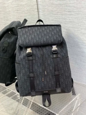 MOCHILA CHRISTIAN DIOR NEGRA MCL3