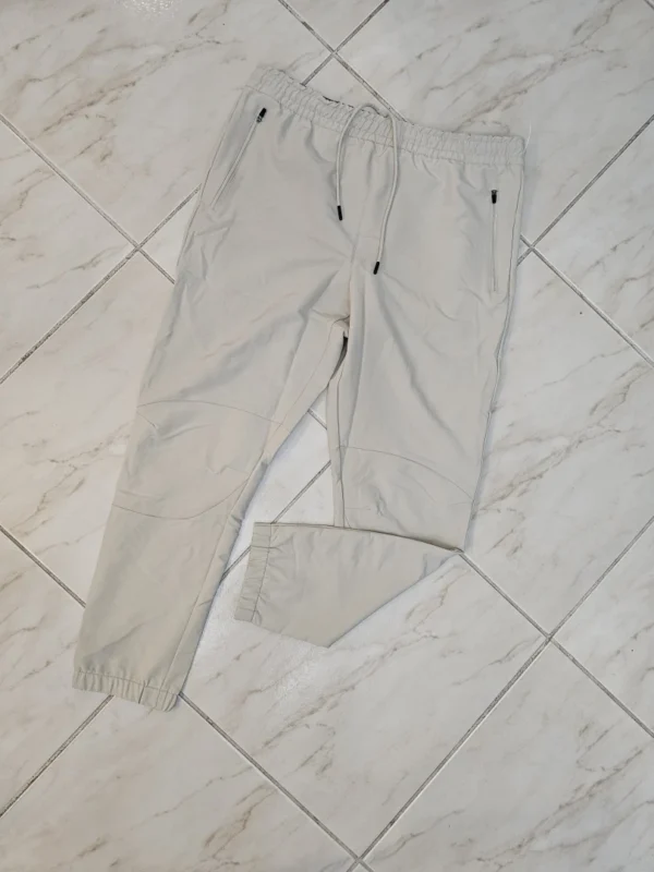 MONO GRIS MN21