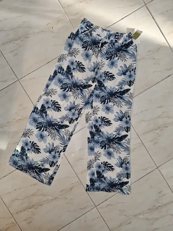 PANTALONETA BLANCA FLORES AZULES PTNT3