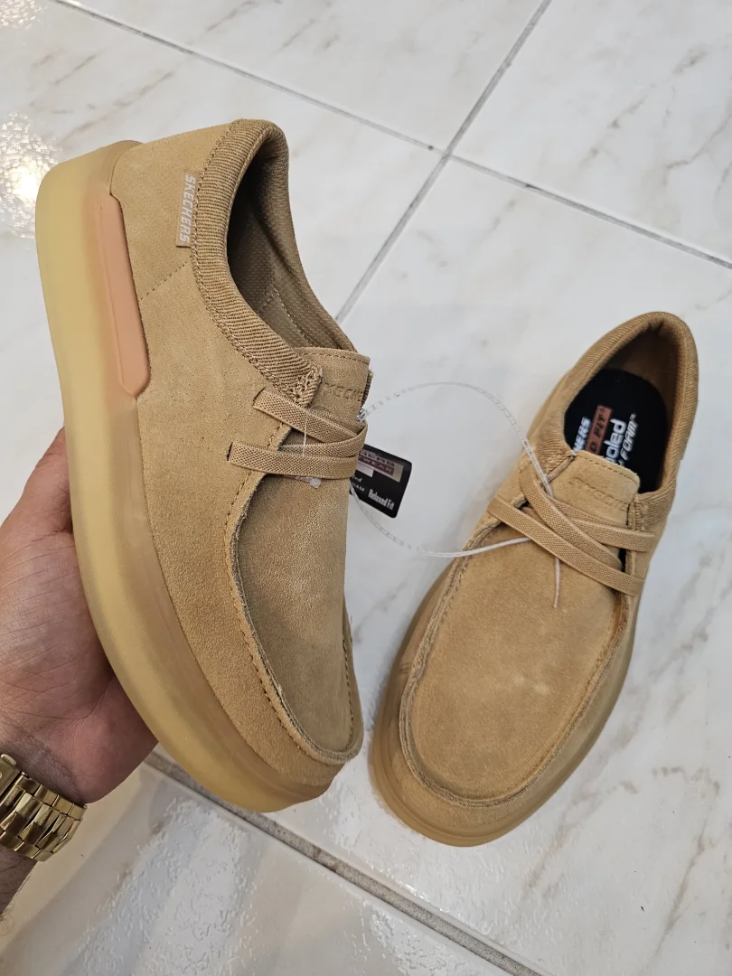 TENIS SKECHERS BEIGE TN84