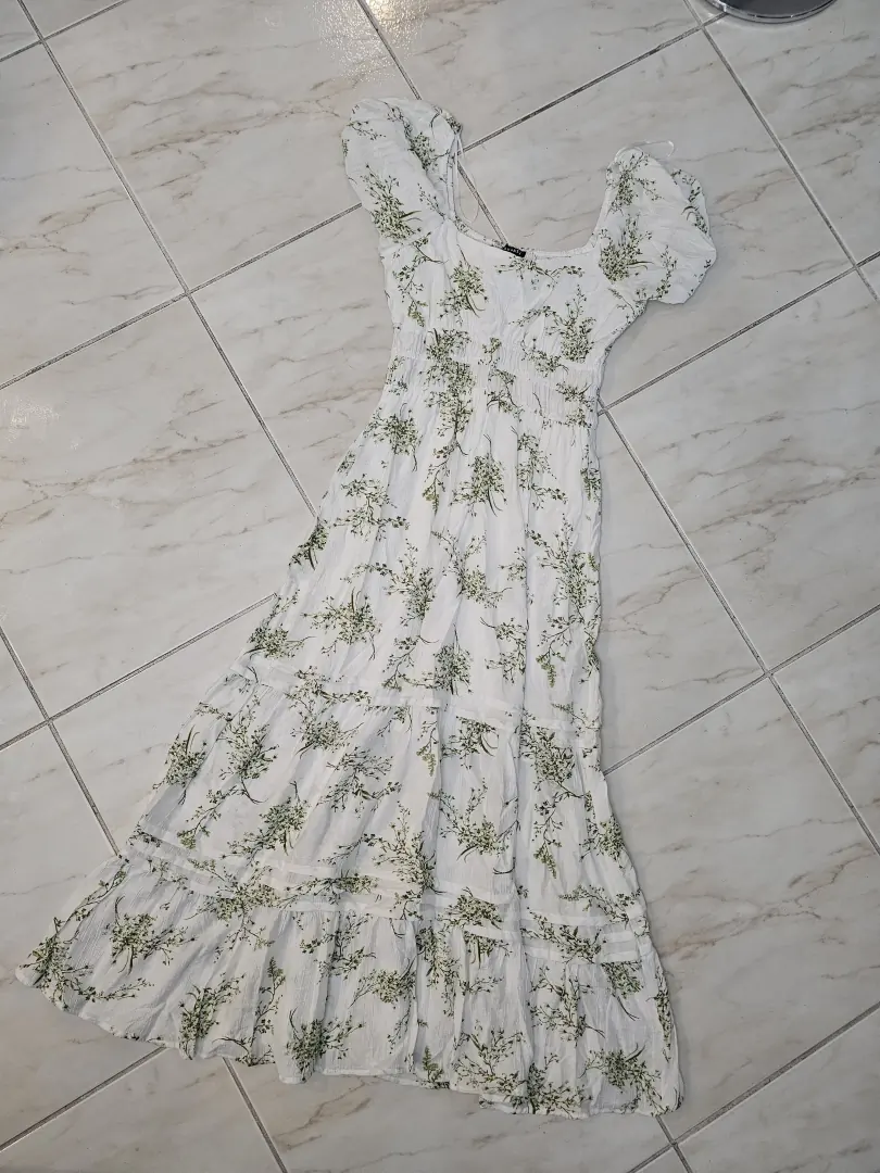 VESTIDO BLANCO CON HOJAS VTD171