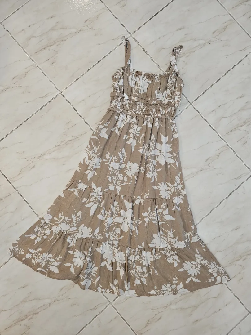 VESTIDO MARRÓN CON HOJAS VTD194