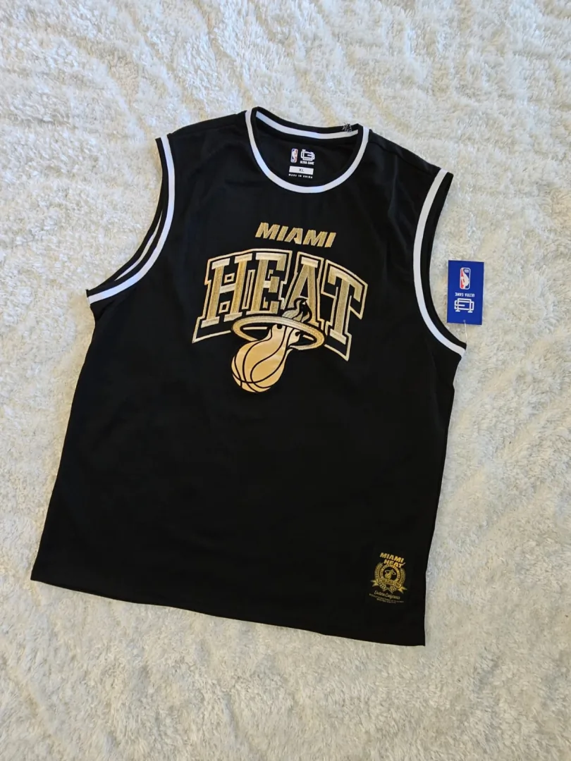 CAMISETA MIAMI HEAT NEGRA CMST42