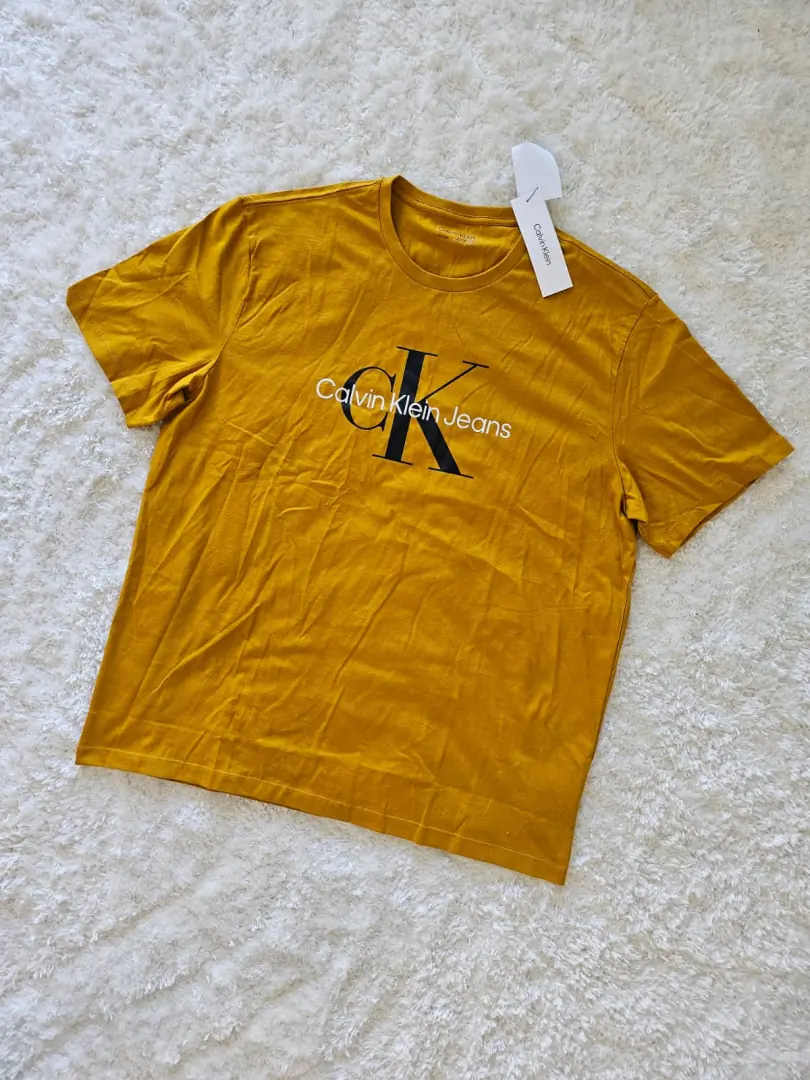 PULLOVER CALVIN KLEIN AMARILLO PLV306