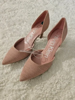 TACONES CALVIN KLEIN ROSADOS TCN21