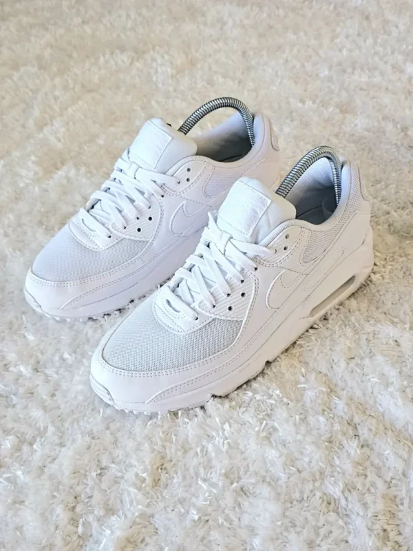 TENIS NIKE BLANCOS TN102