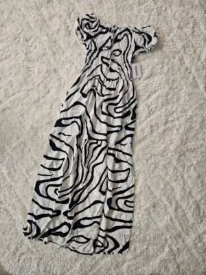 VESTIDO BLANCO CON PATRONES VTD247