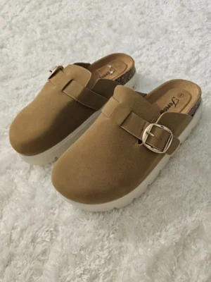 ZUECOS BEIGE SDL160