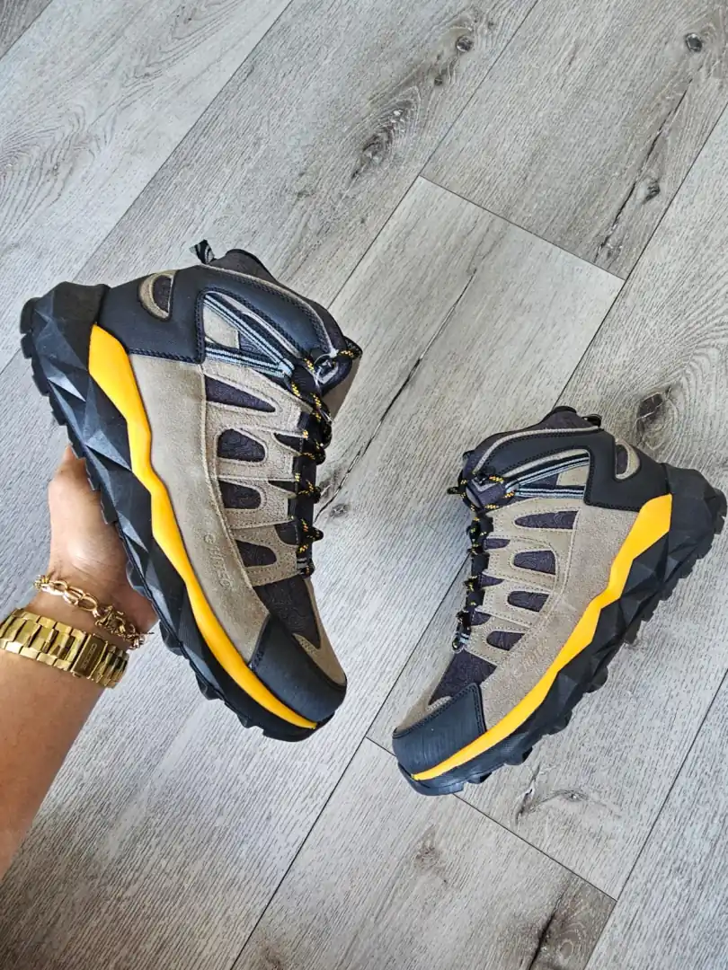 BOTAS NEGRAS MARRONES BTS135