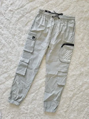 JOGGER GRIS JGG60