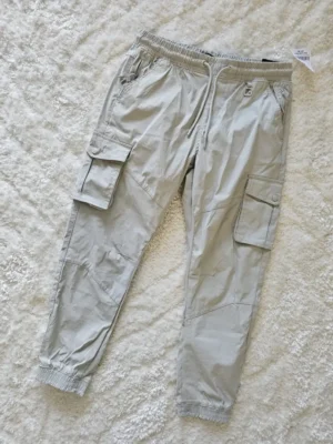 JOGGER GRIS TAHARI JGG57