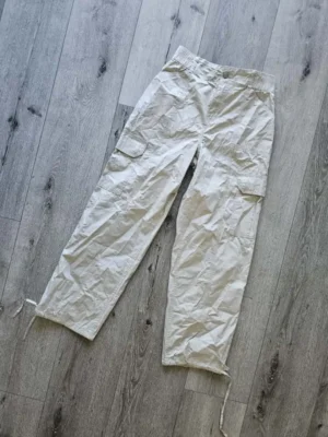 PANTALÓN BEIGE PTN161