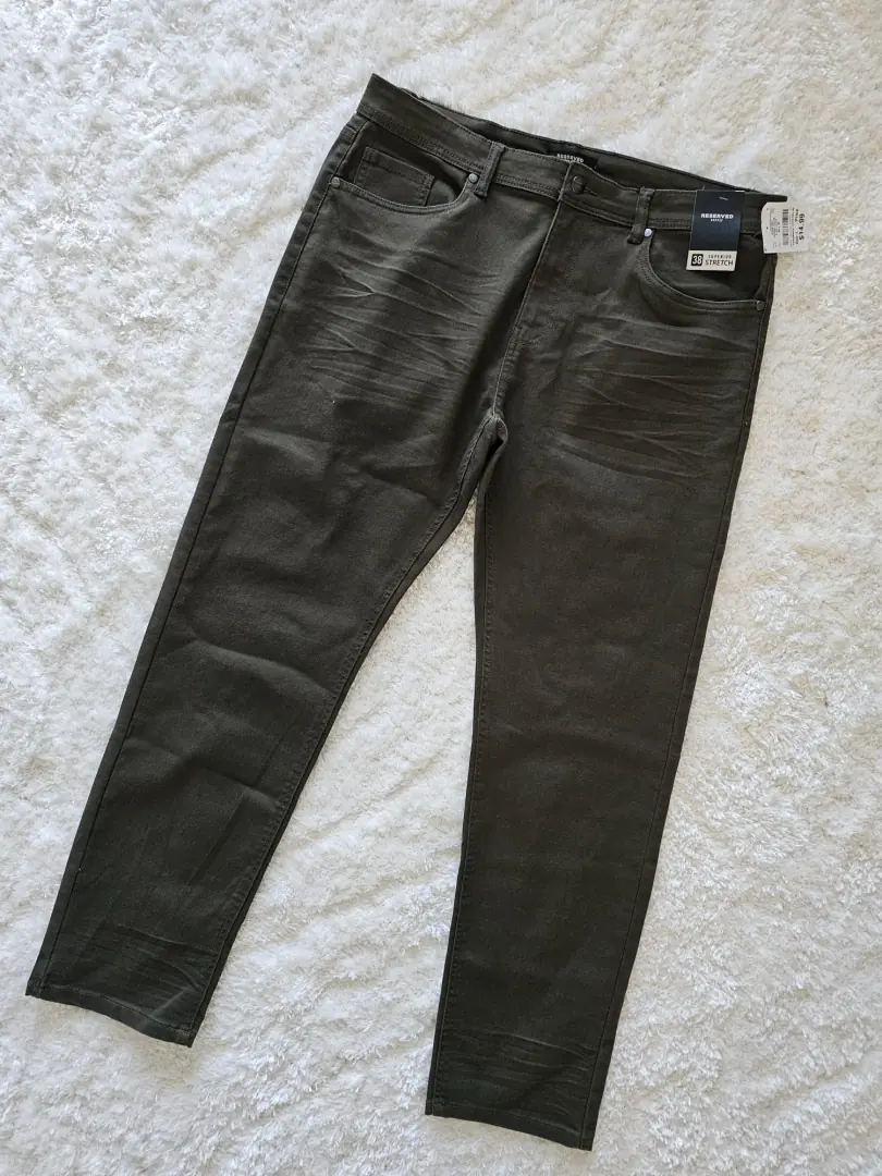 PANTALÓN MARRÓN OSCURO RESERVED PTN151