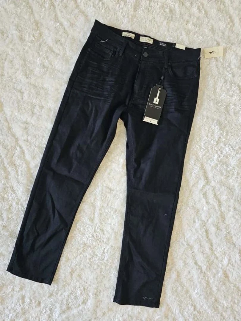 PANTALÓN NEGRO SCOT JAMES PTN124