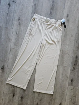 PANTALONETA BEIGE PTNT5