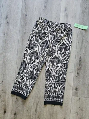 PANTALONETA BLANCA HOJAS NEGRAS PTNT6