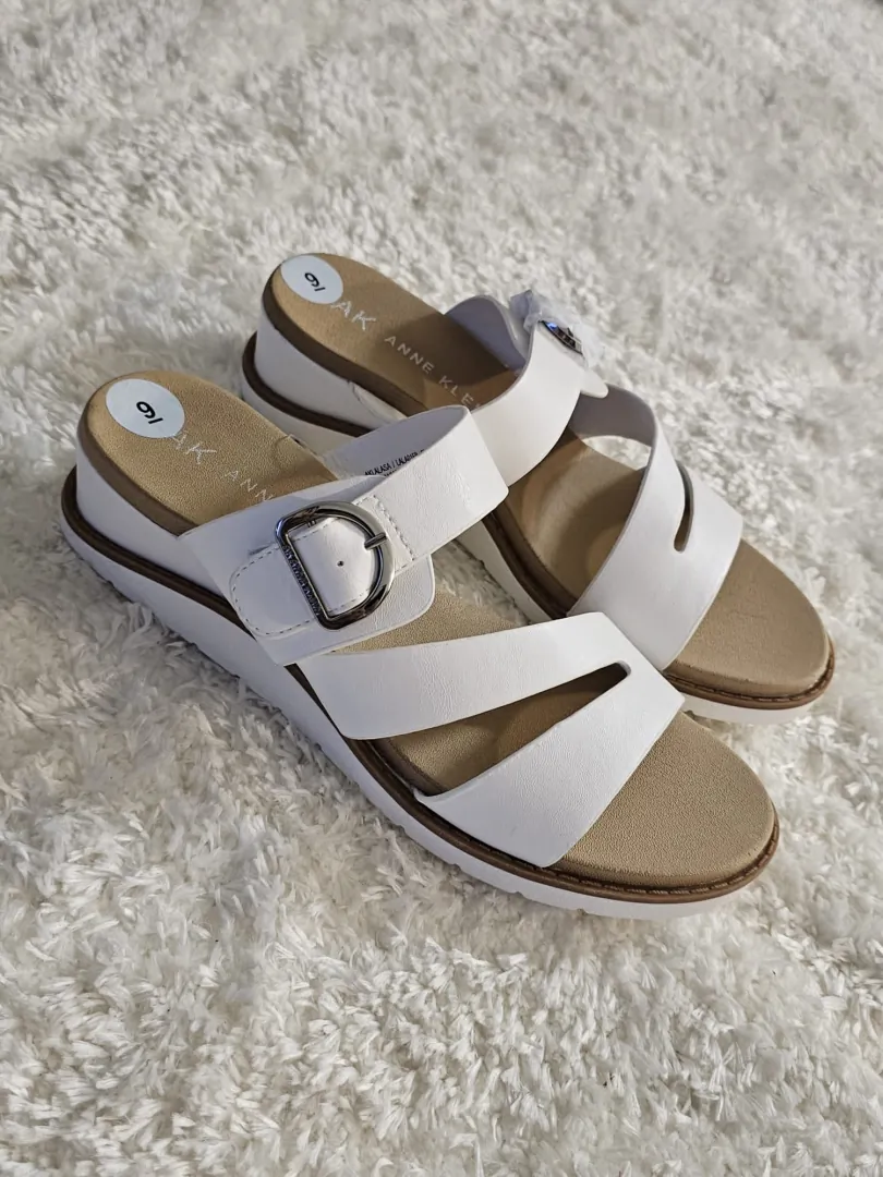 SANDALIAS BLANCAS SDL211