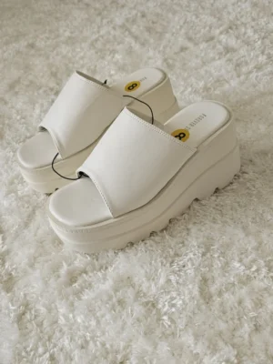 SANDALIAS BLANCAS SDL217